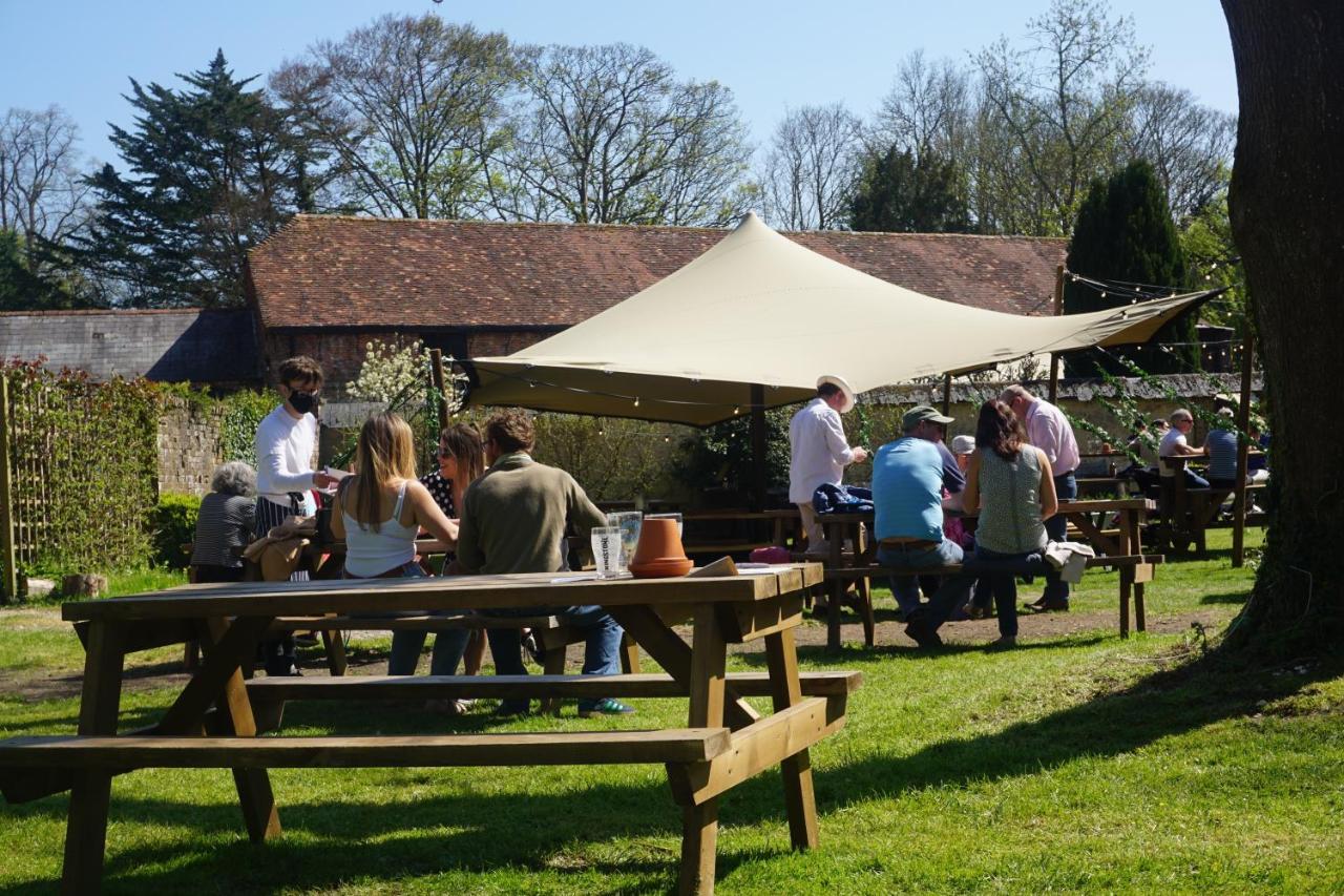 Hotel The Pembroke Arms Wilton  Esterno foto