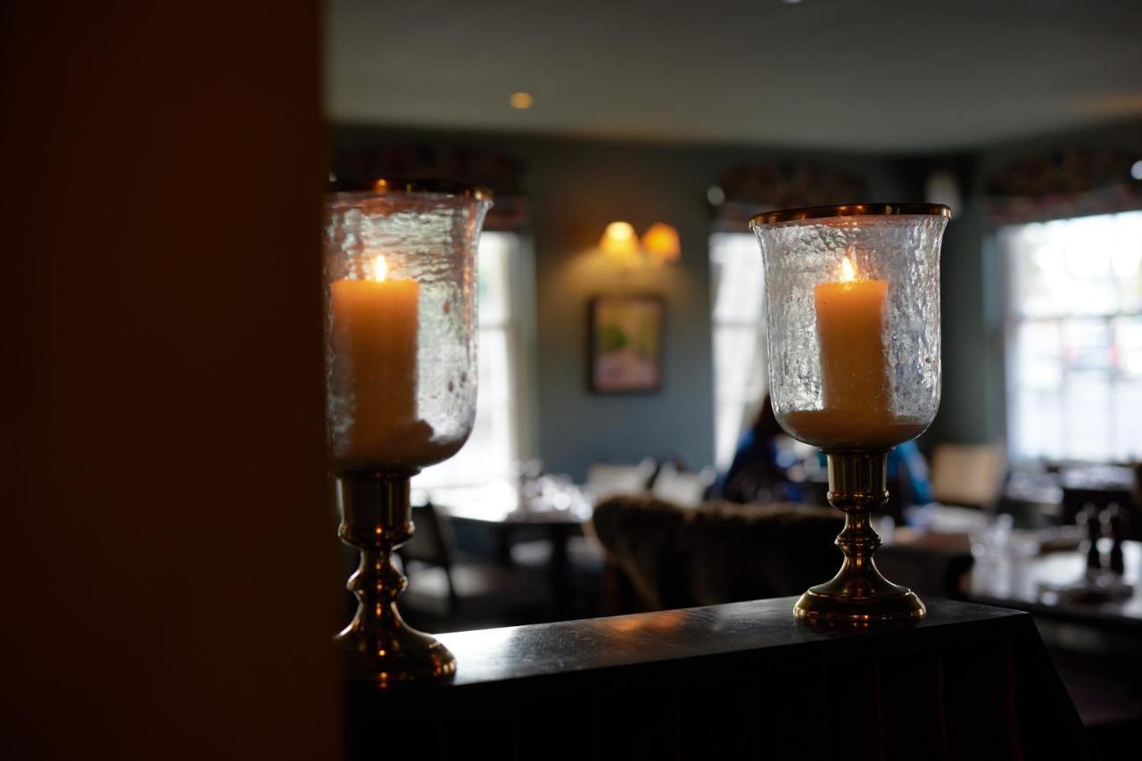 Hotel The Pembroke Arms Wilton  Esterno foto