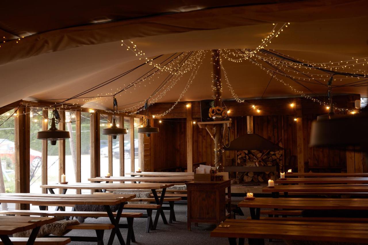 Hotel The Pembroke Arms Wilton  Esterno foto