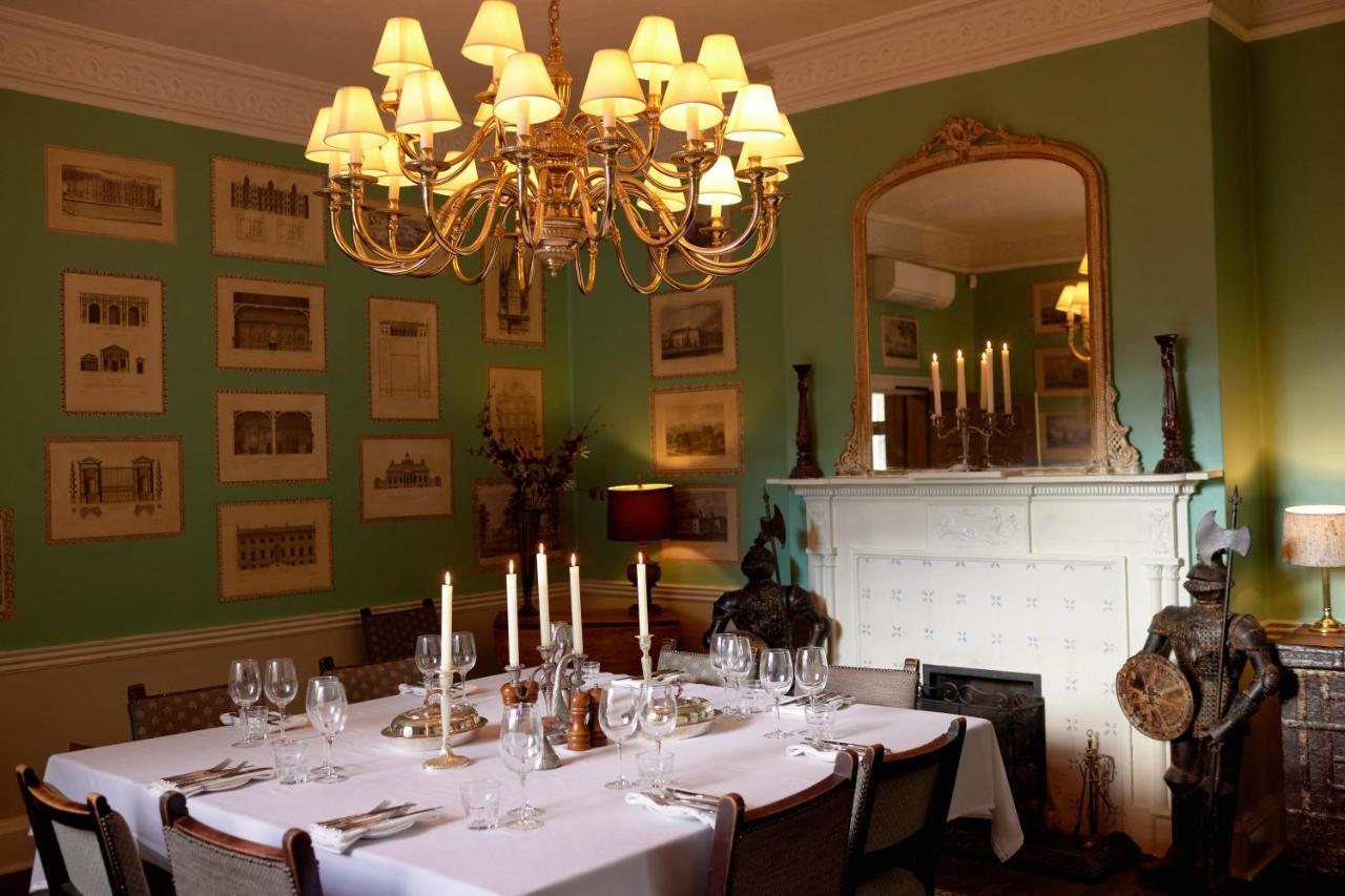Hotel The Pembroke Arms Wilton  Esterno foto